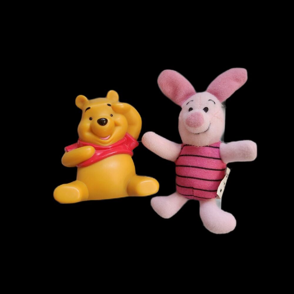 Winnie and Piglet Figurines B21